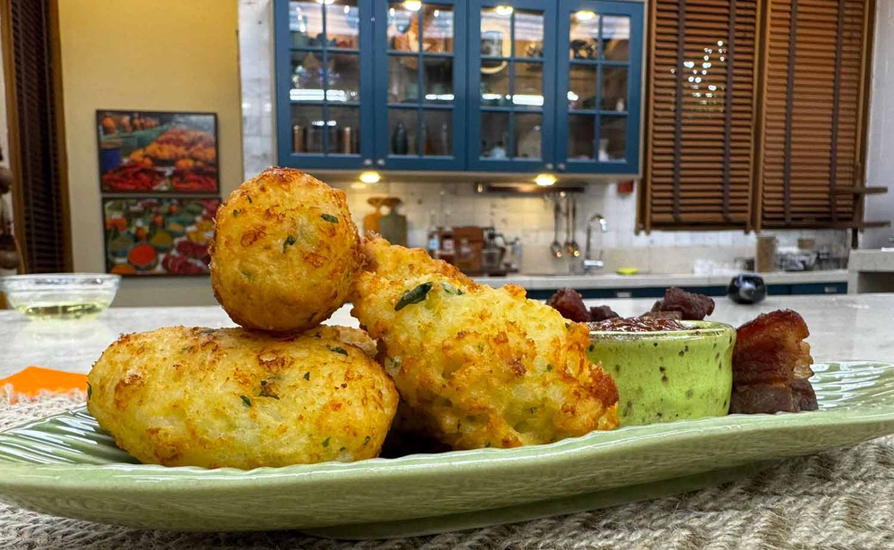 Bolinho de arroz com queijo muçarela