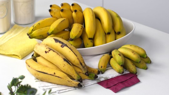 Banana: veja como armazenar, evitar mosquitinhos e como congelar
