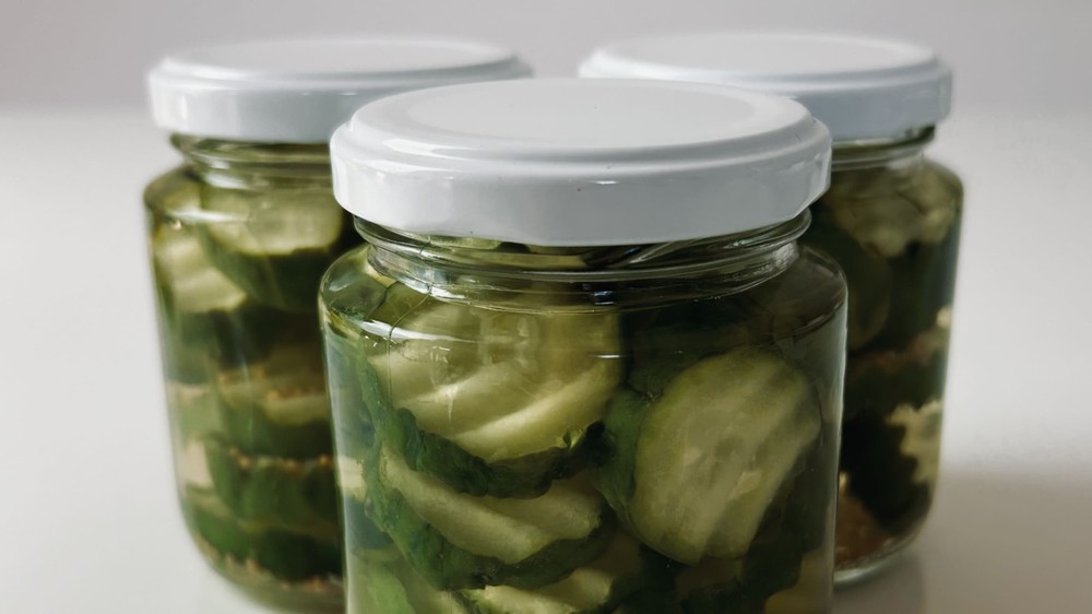 Picles de pepino da Bella Nogueira