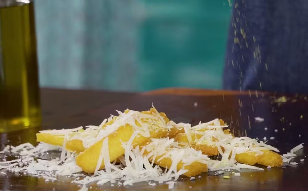 Polenta frita é ótimo acompanhamento para humbúrguer