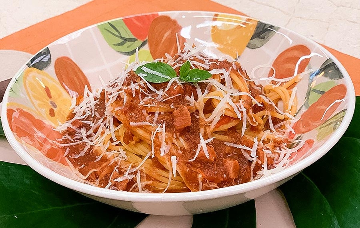 Macarrão alla matriciana | É de Casa | Receitas