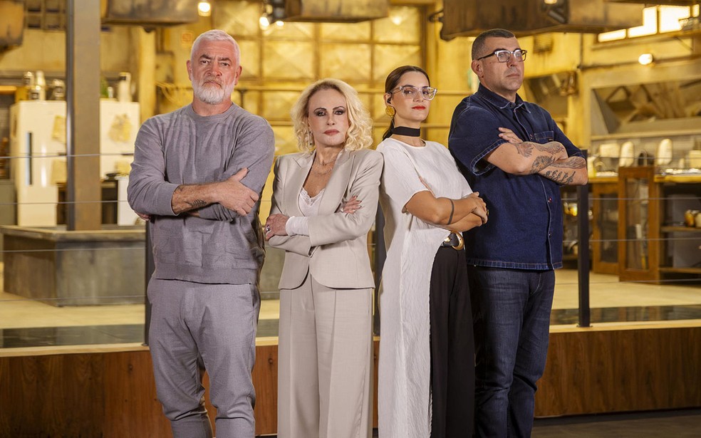 Ana Maria Braga com os mentores Alex Atala, Jefferson Rueda e Renata Vanzetto
