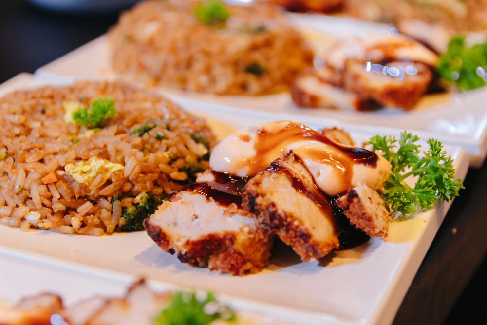 Arroz frito com lombo e teriyaki