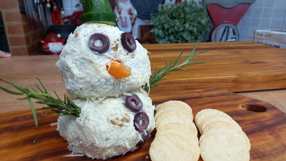 Receita para o Natal: boneco de queijo