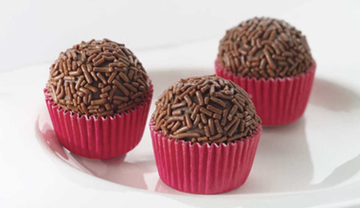 Brigadeiro tradicional | Doces e sobremesas | Receitas