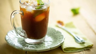 Café gelado com limão
