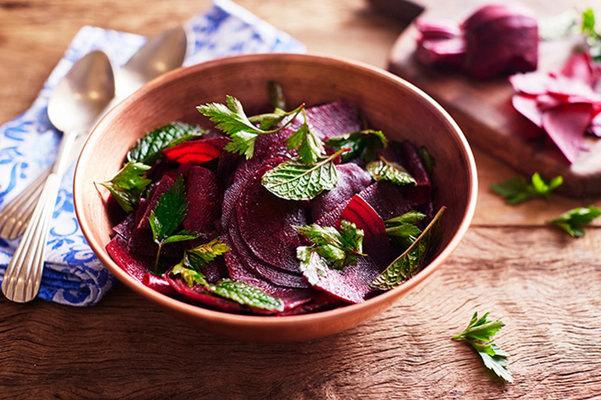 Salada de beterraba com ervas | Cozinha Prática | Receitas