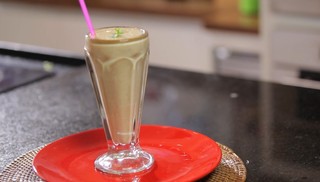 Smoothie de morango, banana e abacaxi