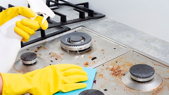 Como limpar forno e fogão: vinagre, bicarbonato e detergente ajudam