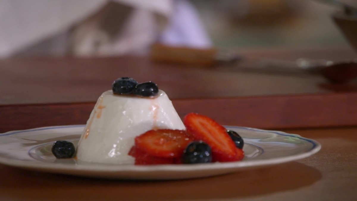 Panna cotta com frutas vermelhas da Paola Carosella Alma de
