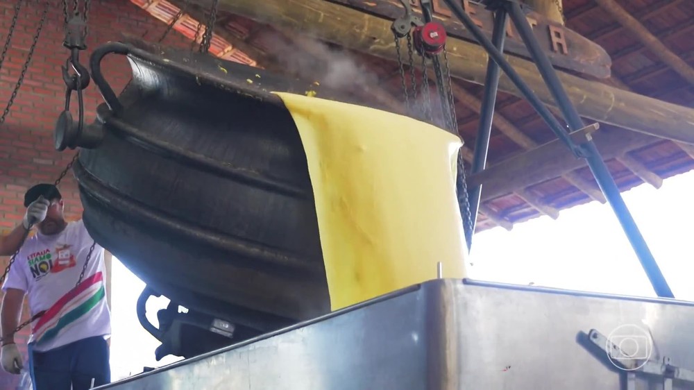 Polenta gigante com mais de 1 tonelada é destaque em festival no Espírito Santo; veja