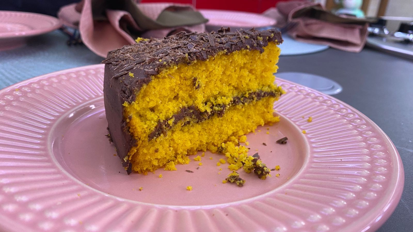 Bolo de cenoura recheado fit | Receitas