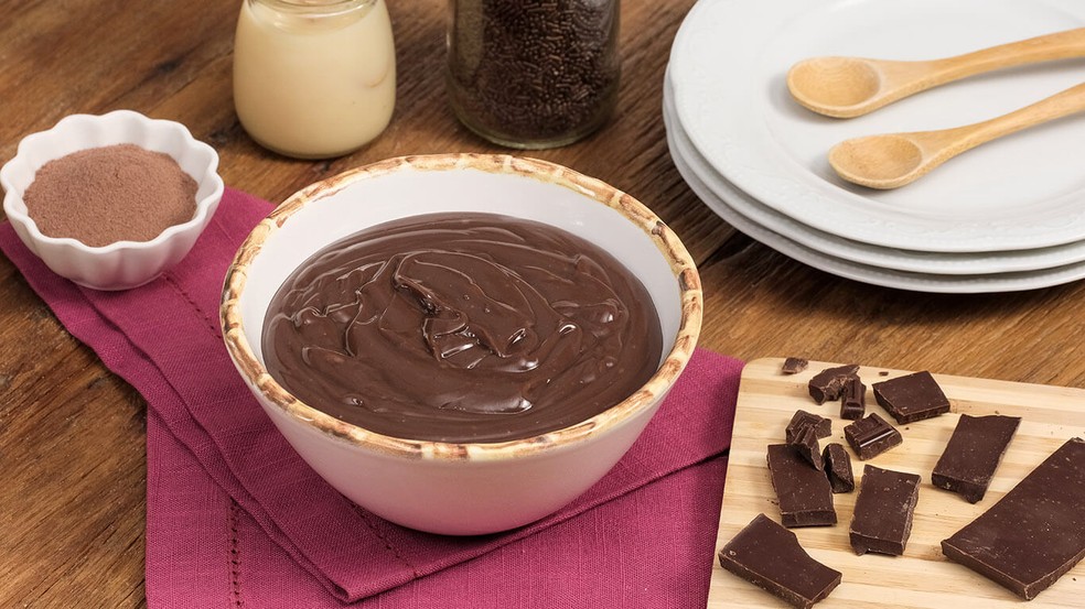 ganache de chocolate cremosa para recheio de bolo profissional